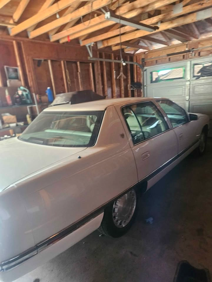 1996 Cadillac DeVille - photo 2