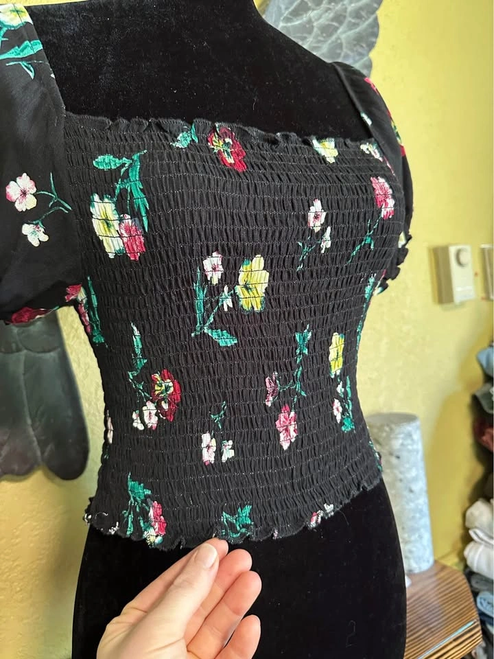 SWS Floral Black crop Top - photo 3