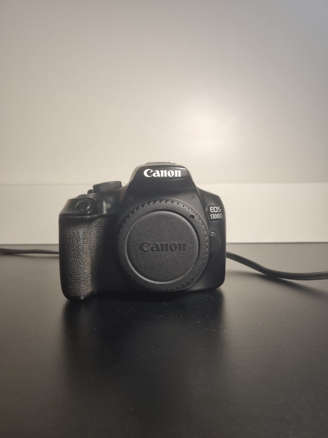 Canon 1300D/Rebel T6 Bundle -- 18-55mm III + 55-250mm STM - photo 2