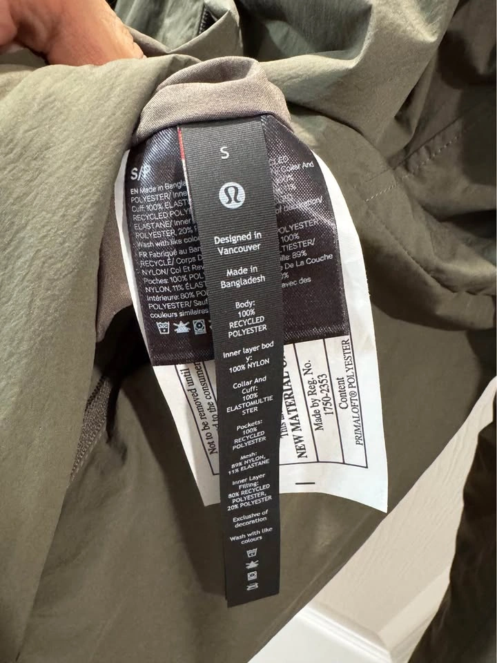Lululemon Switch Over Bomber Jacket (Reversible) - Used once! - photo 3