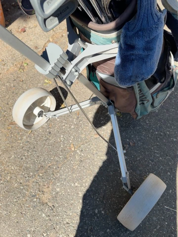 Two-Wheel Golf Pull Cart – Bag and Clubs Included Free - photo 2