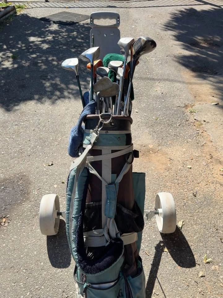 Two-Wheel Golf Pull Cart – Bag and Clubs Included Free - photo 3