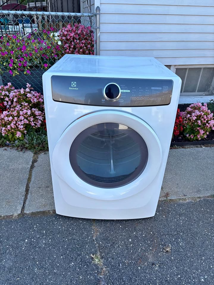 Electrolux 8.0 cu.ft Electric Dryer 27"