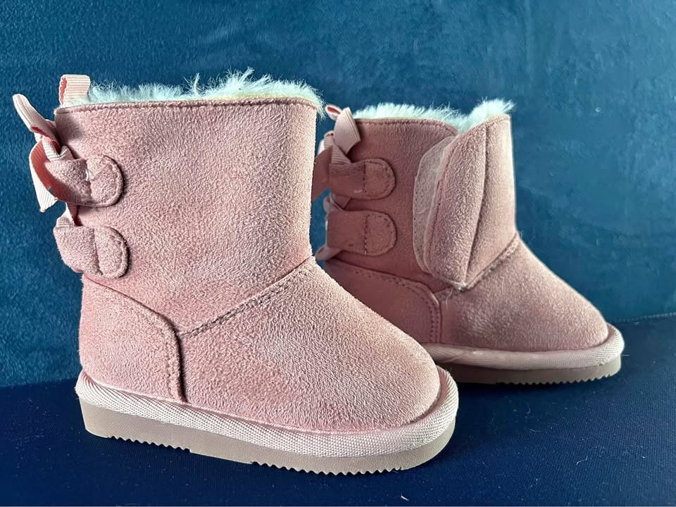 Joe Fresh size 5 toddler ugg style boots