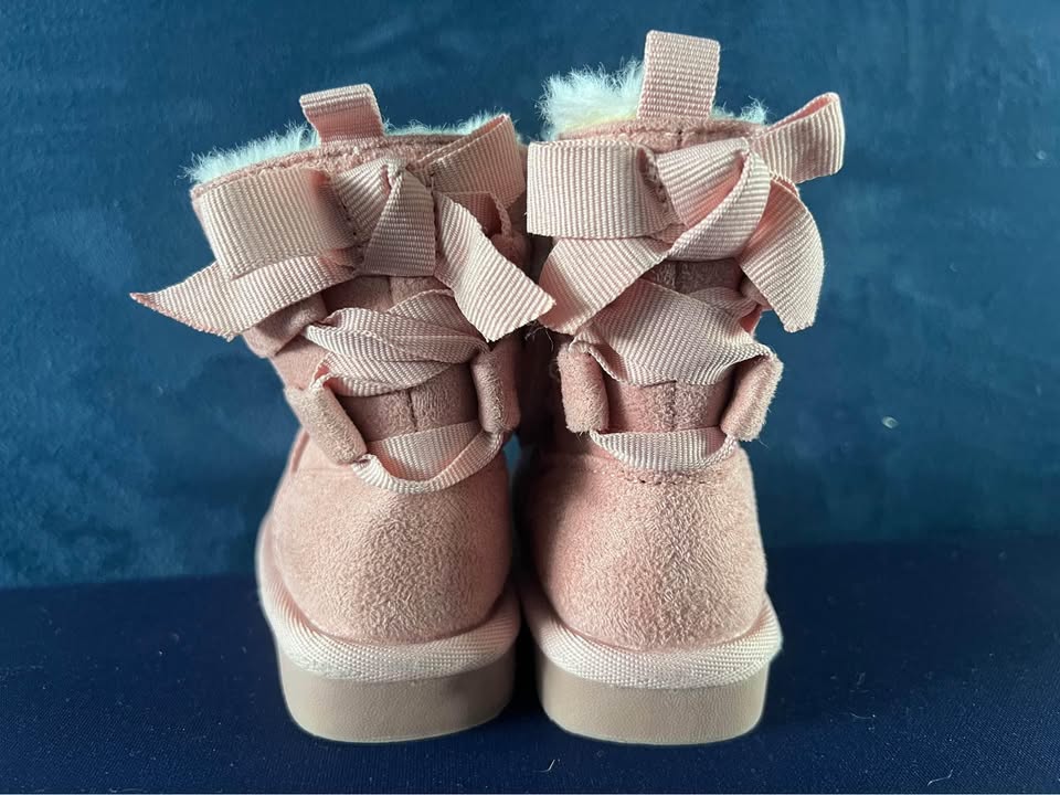 Joe Fresh size 5 toddler ugg style boots - photo 2