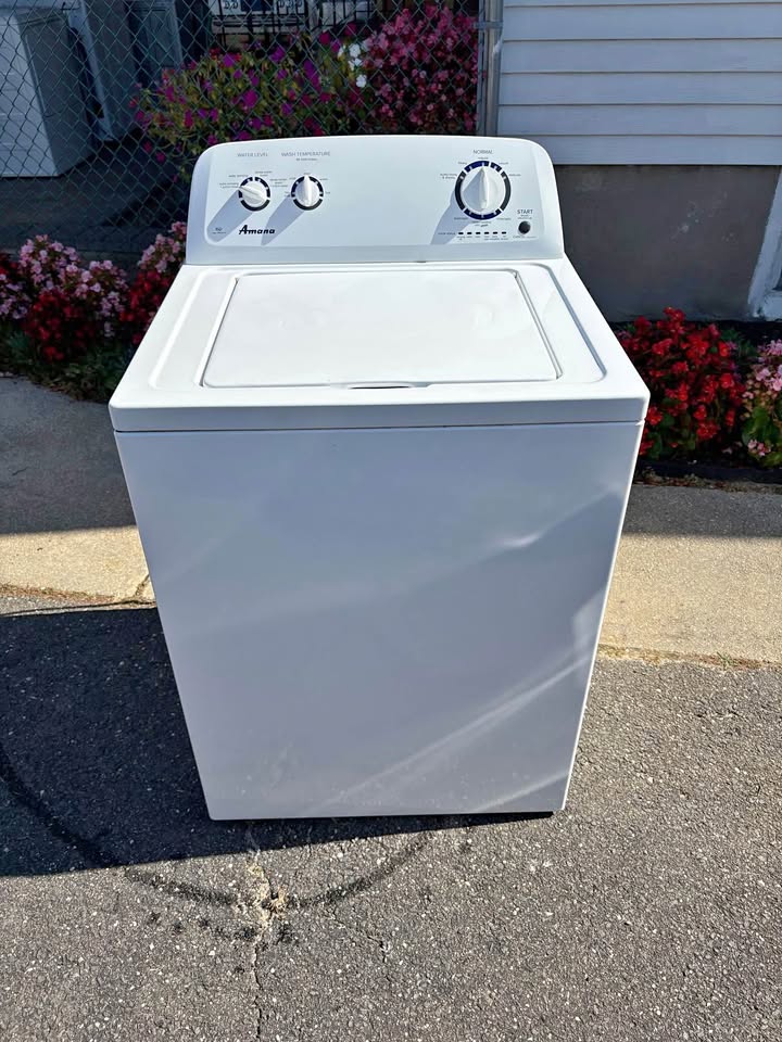 Whirlpool Amana Washing machine 27"