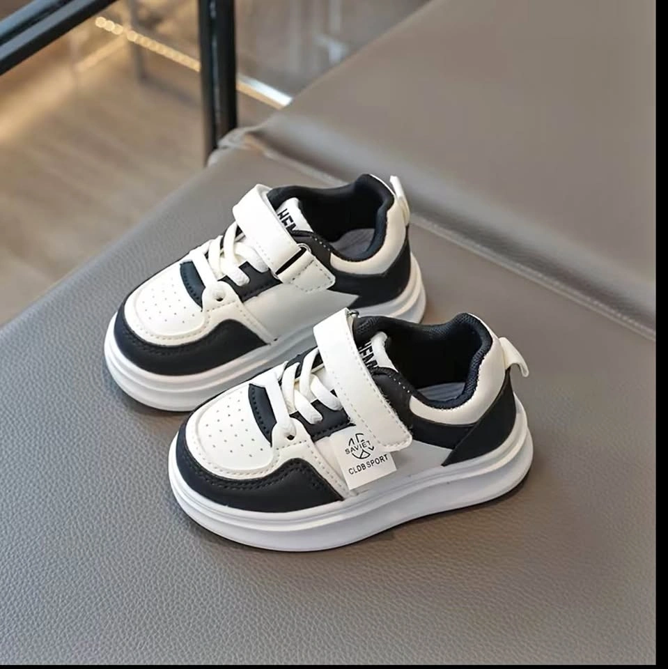 Baby girl sneaker US10 (CN 29)