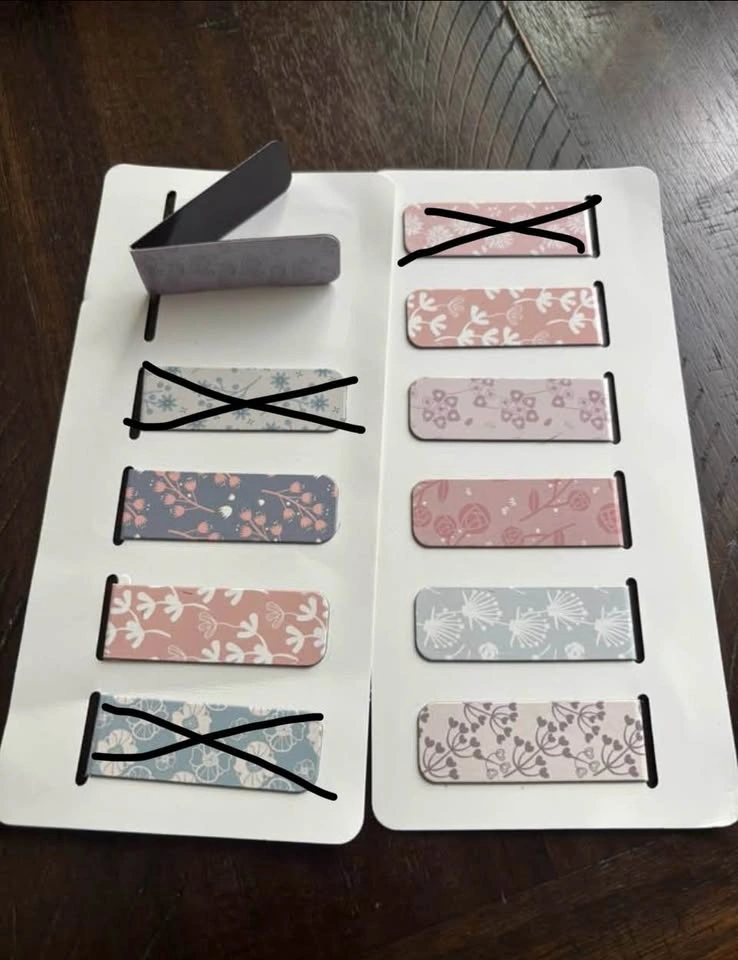 Magnetic bookmarks