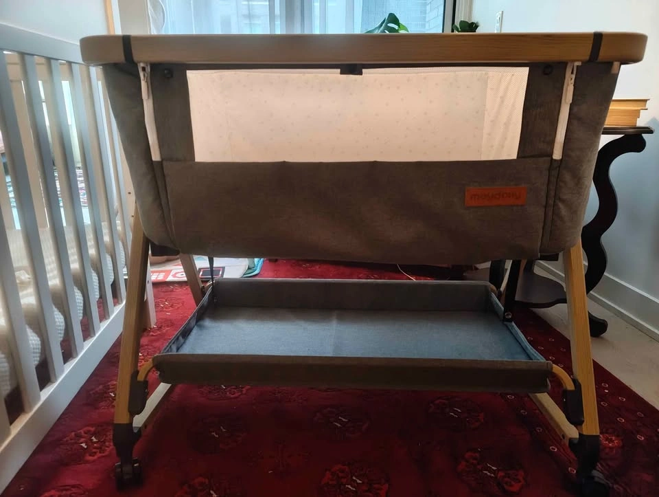 Adjustable3 in 1  Bedside Bassinet + Sheets - photo 4