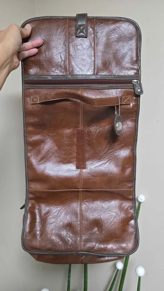 Vintage leather mouflon toiletry bag image indicator(5)