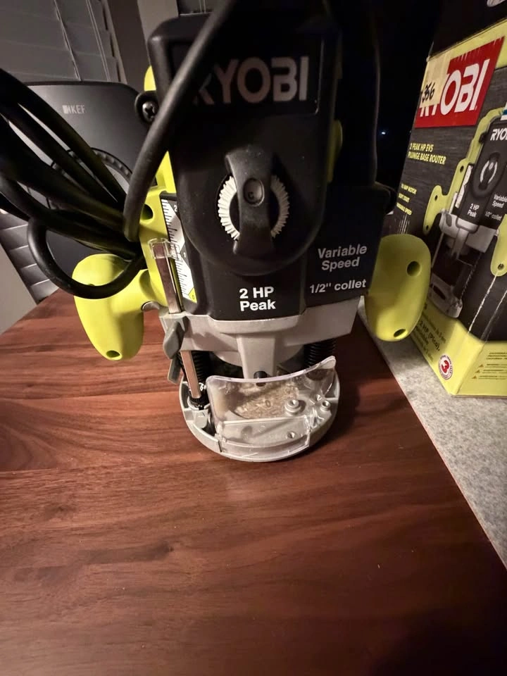 RYOBI 10-Amp 2 HP Peak Corded Plunge Base Router (RE180PL1G) - photo 4