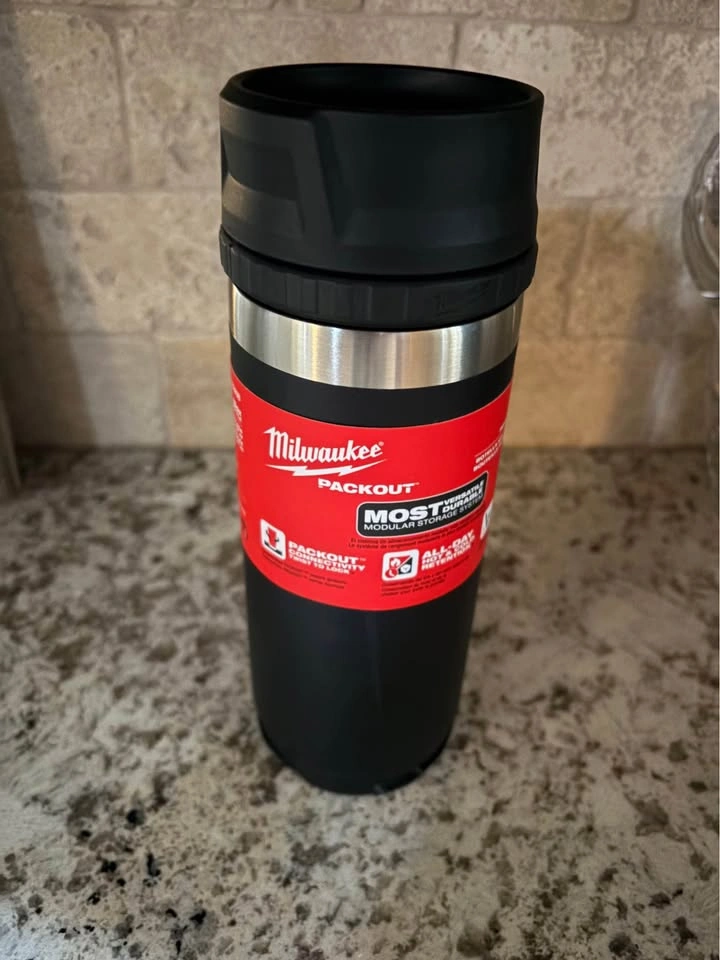 Brand new Milwaukee PACKOUT Black 18oz Insulated Bottle - photo 2