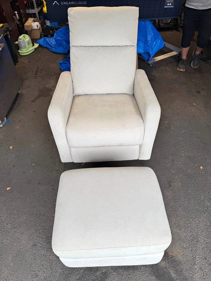 Nurture& electric glider and ottoman, Like New