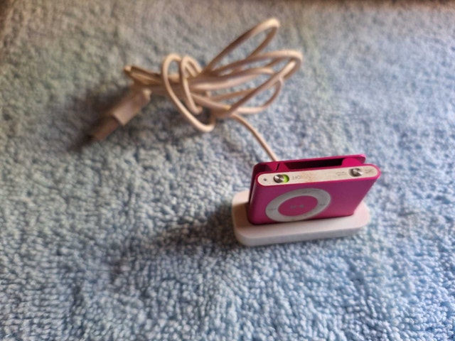 Pink Apple iPod Shuffle (2nd Gen) with Dock and USB Cable - photo 2