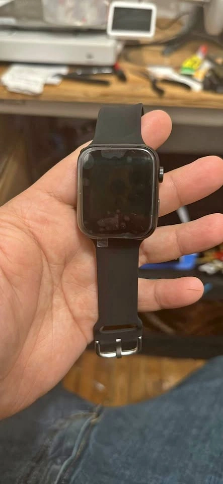 Smartwatch Perfect for iPhone and Android