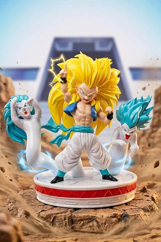 Gotenks SSJ3 Figure + Kamikaze Ghosts