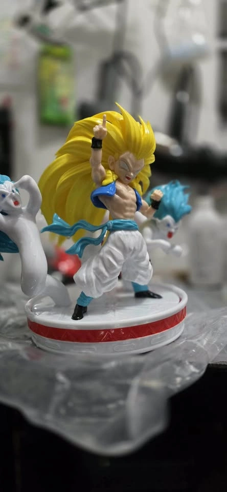 Gotenks SSJ3 Figure + Kamikaze Ghosts - photo 3