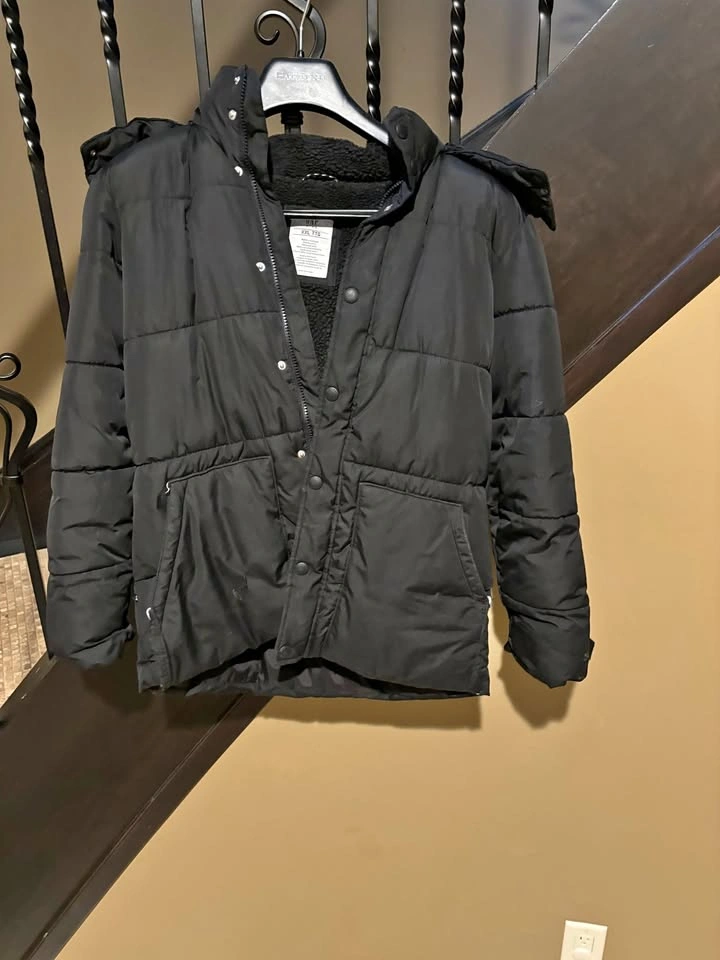 GAP Kids Black Puffer Jacket XXL or size 16-18
