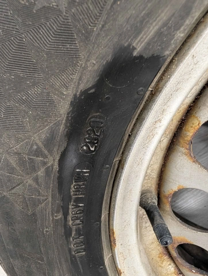 215/65R16 Continental Winter Tires on Rims - 5x112 - photo 3