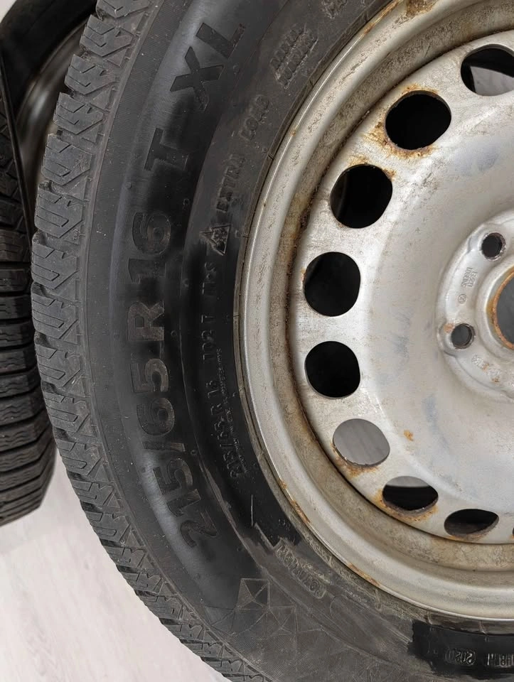 215/65R16 Continental Winter Tires on Rims - 5x112 - photo 4