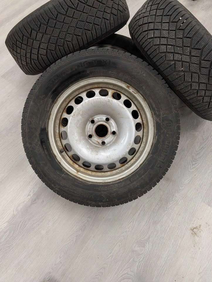 215/65R16 Continental Winter Tires on Rims - 5x112 - photo 5