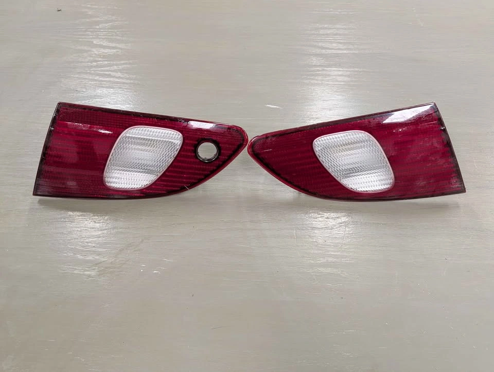 1998-2000 Toyota Corolla Tail Lights - photo 3