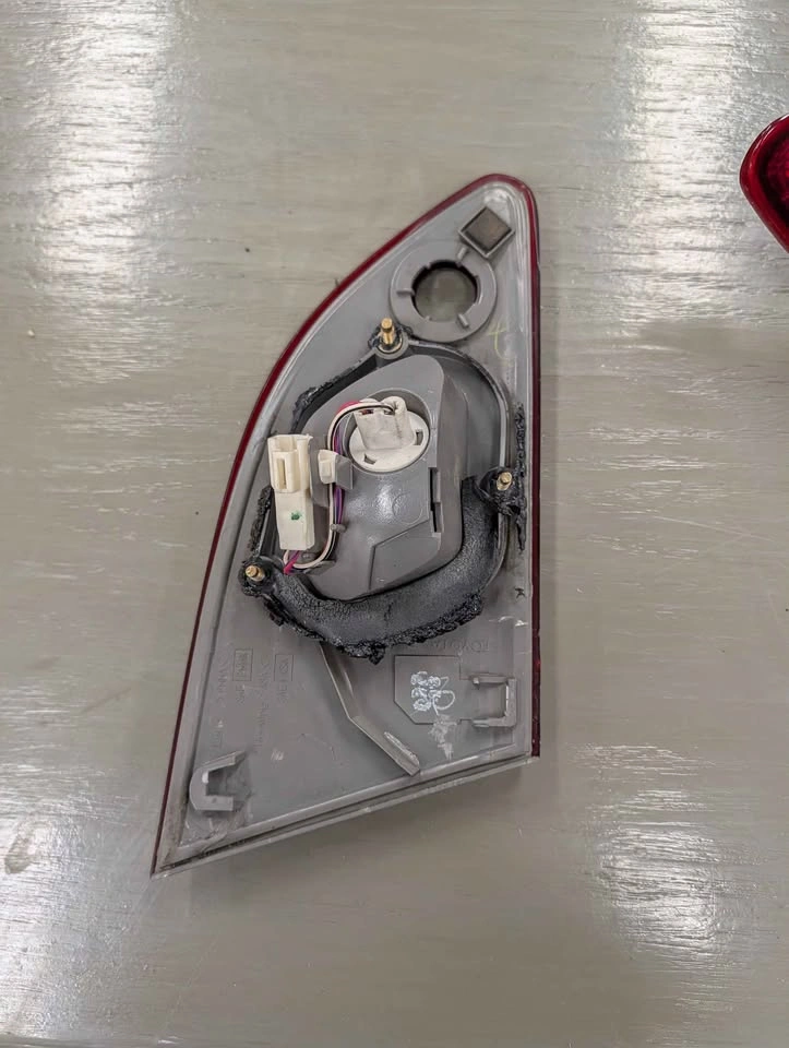 1998-2000 Toyota Corolla Tail Lights - photo 5