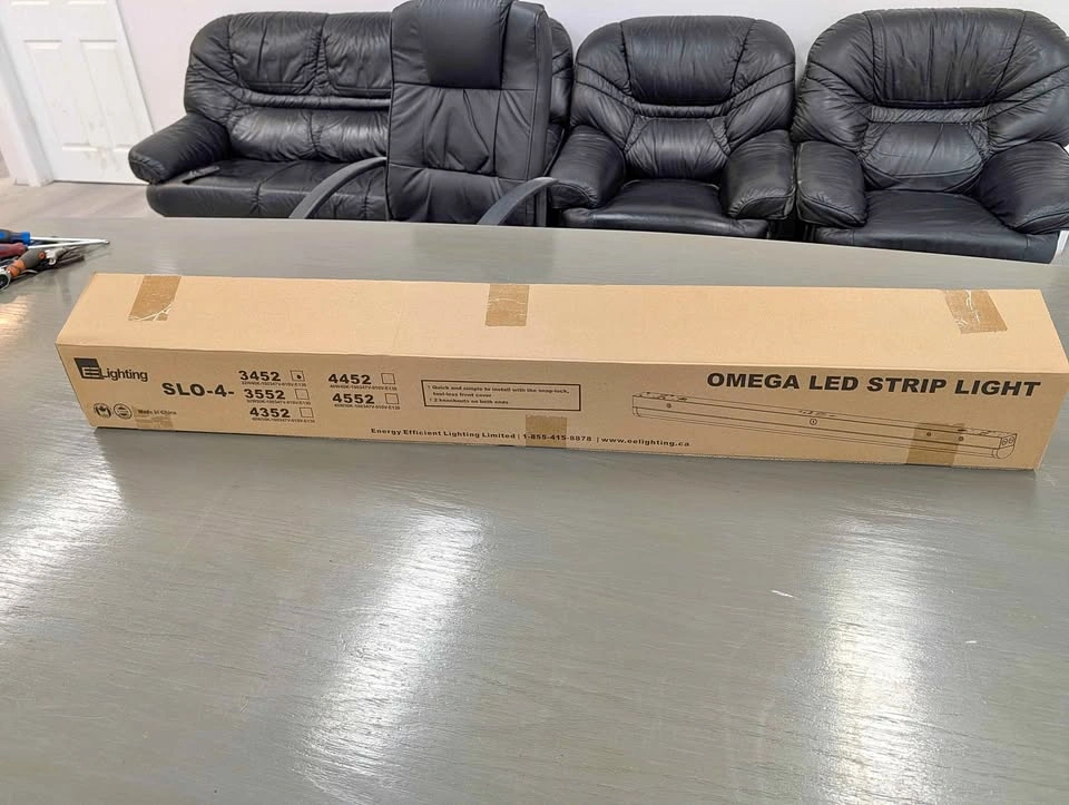 Brand New EELighting Omega Strip LED Light 4ft