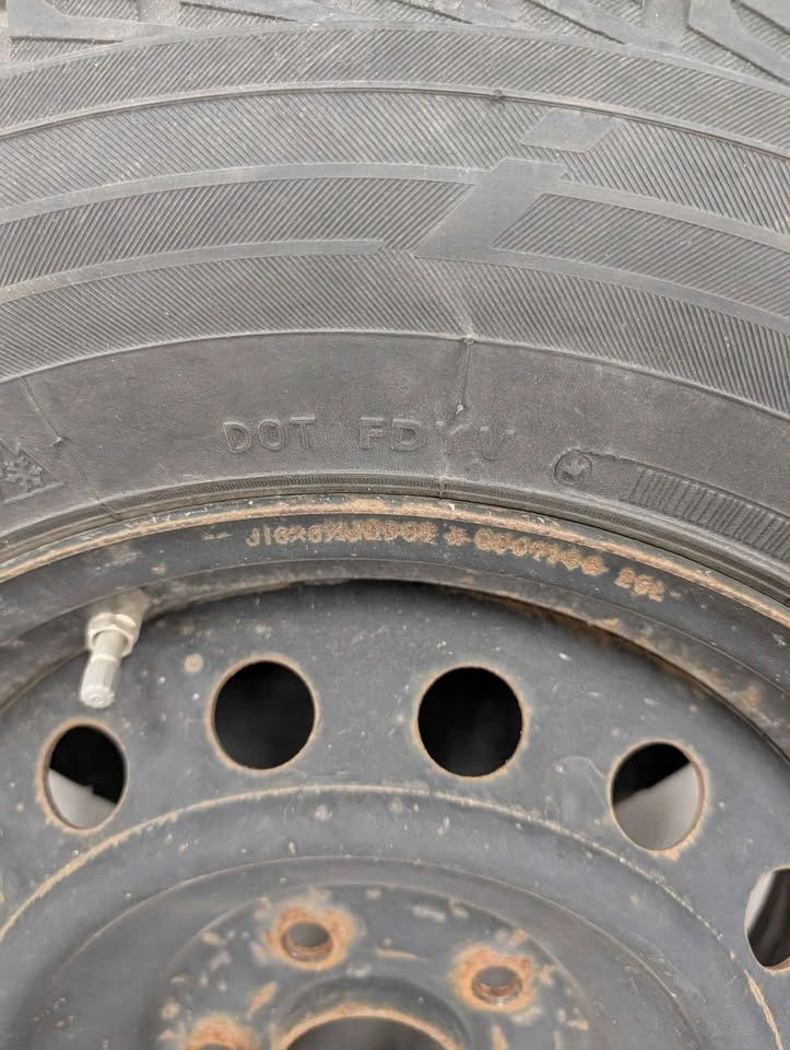 215/70/R16 Winter Tires - photo 4