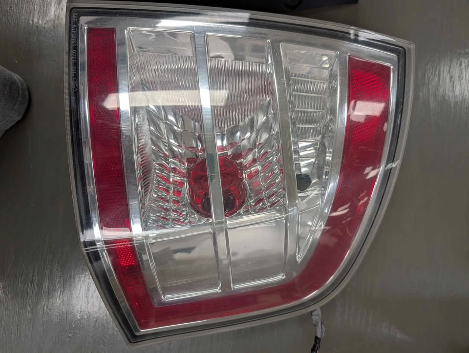 2007-2010 Ford Edge Tail lights - photo 3