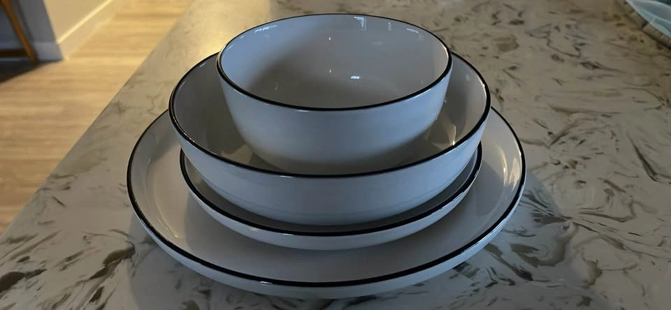 16-Piece White Ceramic Dinnerware Set with Blue Rim - photo 2