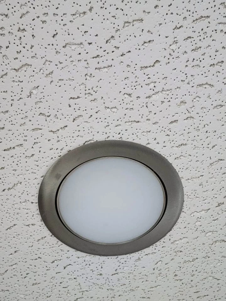 6” UltraThin LED Recessed Gimbal Pot Lights Several Boxes - photo 5