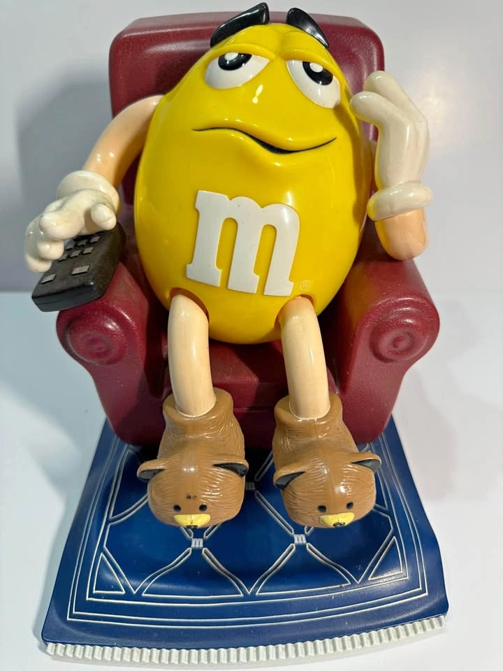 M&M Candy Dispenser, Yellow Peanut, Collectible 1999