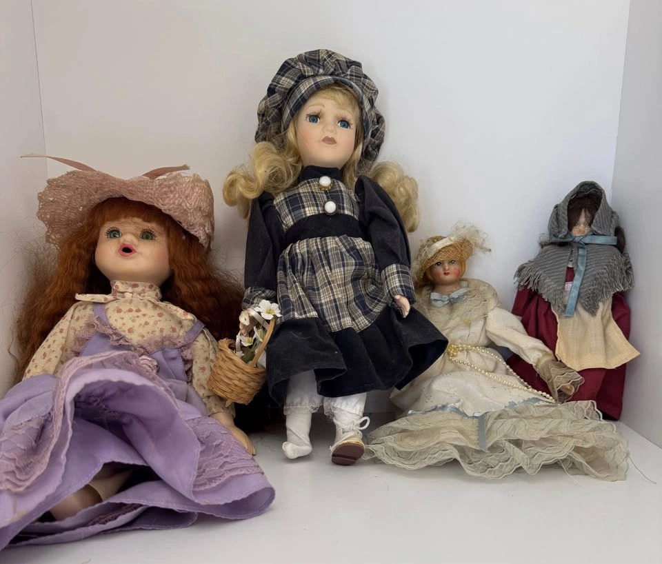 Vintage Porcelain Dolls, Lot of 11 - photo 3