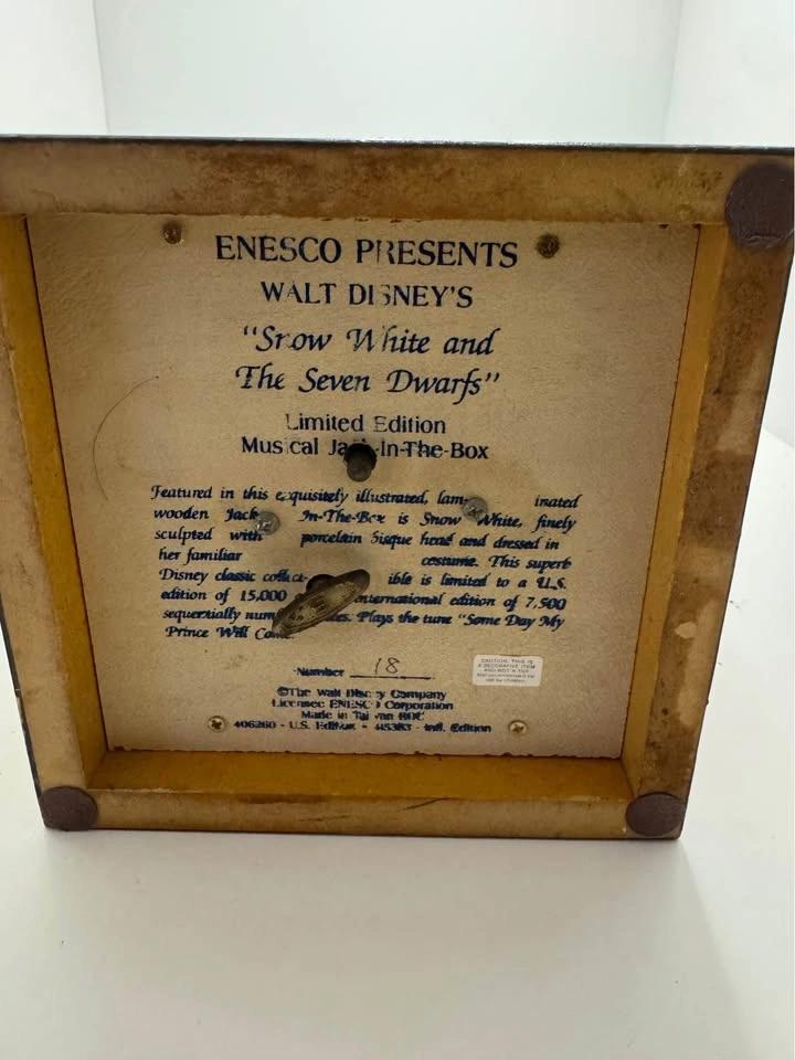 Enesco Disney Musical Jack In The Box Snow White and Pinocchio - photo 5