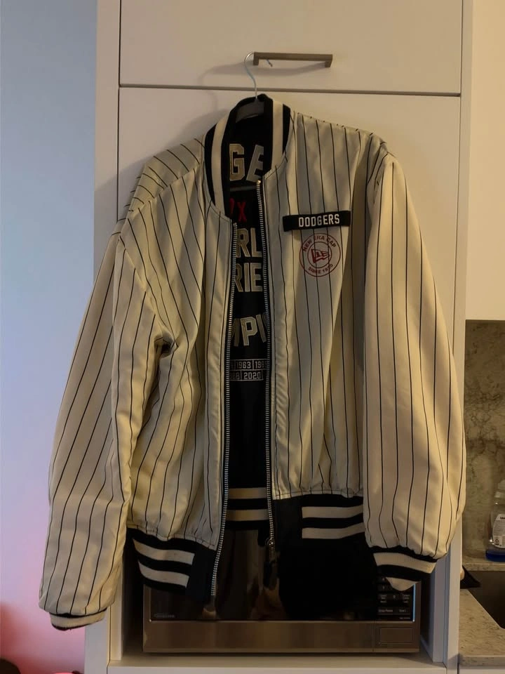 Vintage LA Dodgers Reversible Bomber Jacket - photo 5