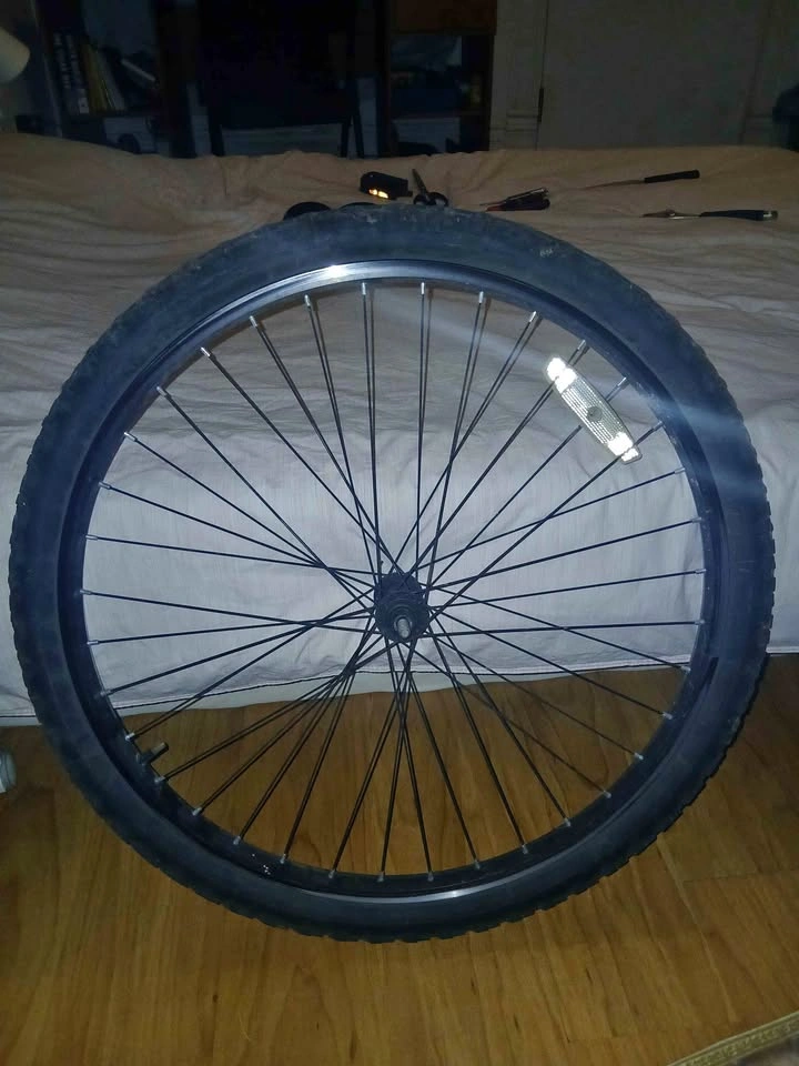 Bike wheel - Front - Rim + Tire