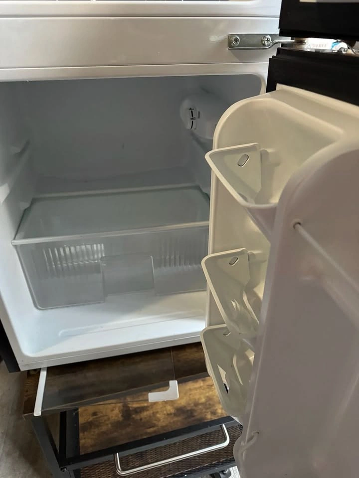 Arctic King ARM32D5ASL 3.2 Cu Ft Two Door Mini Fridge - photo 3