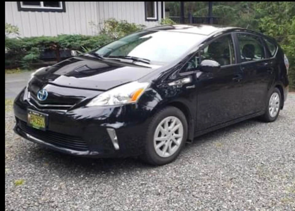2012 Toyota Prius V Hybrid - Clean Title - photo 2