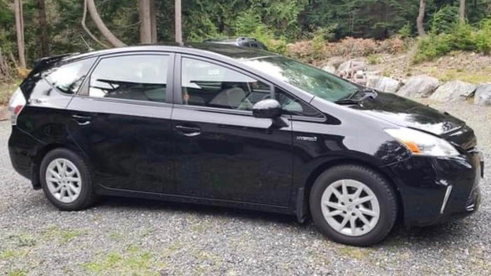 2012 Toyota Prius V Hybrid - Clean Title - photo 3