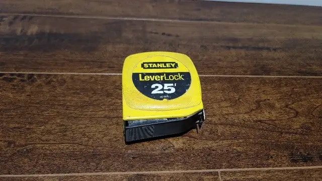 Stanley 25 foot Lever Lock Measuring Tape - Works, No Damage