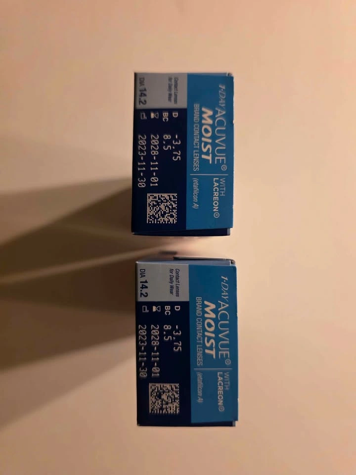 New 2 Boxes of 1-Day Acuvue Moist Contact Lenses (30 Lenses Each - photo 2