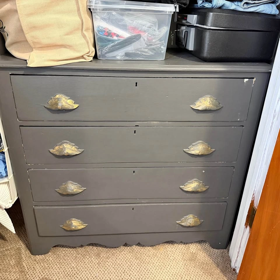 Gray 4-Drawer Dresser with Decorative Handles