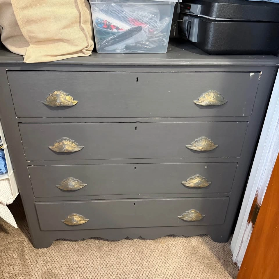 Gray 4-Drawer Dresser with Decorative Handles - photo 2