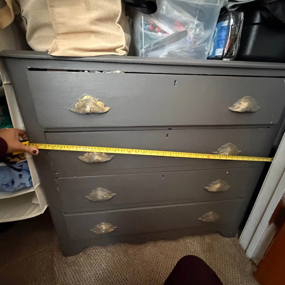 Gray 4-Drawer Dresser with Decorative Handles - photo 3