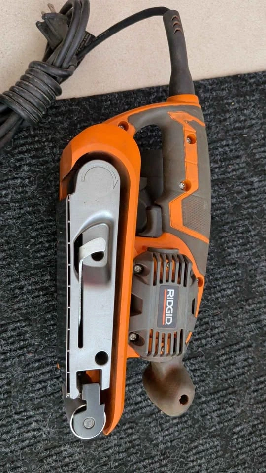 RIDGID R2740 Belt Sander - photo 3