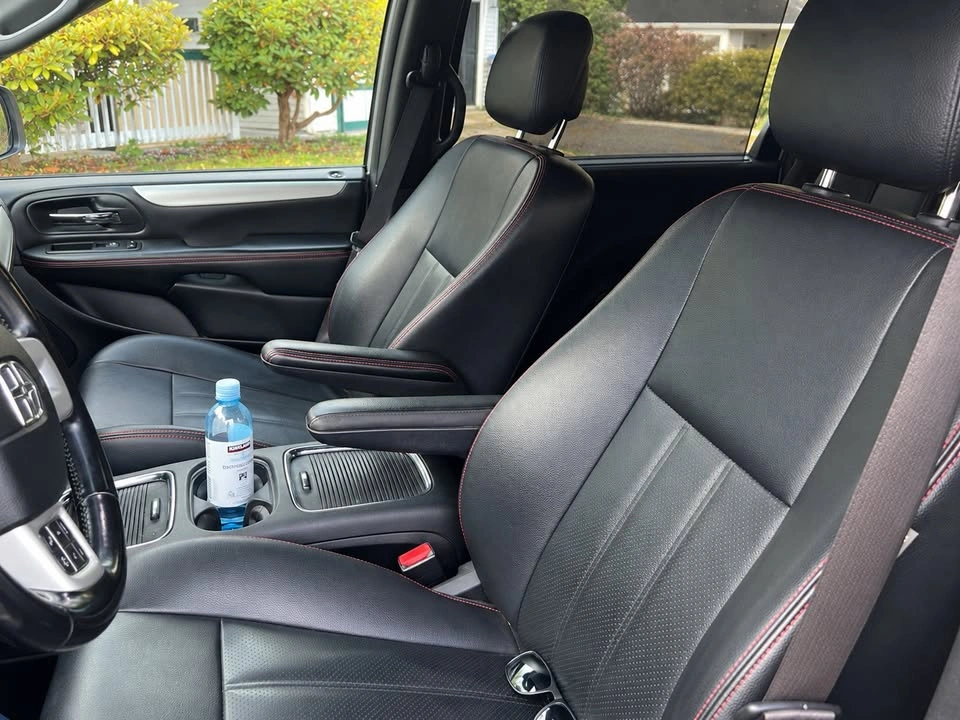 2018 Dodge Grand Caravan GT - photo 2