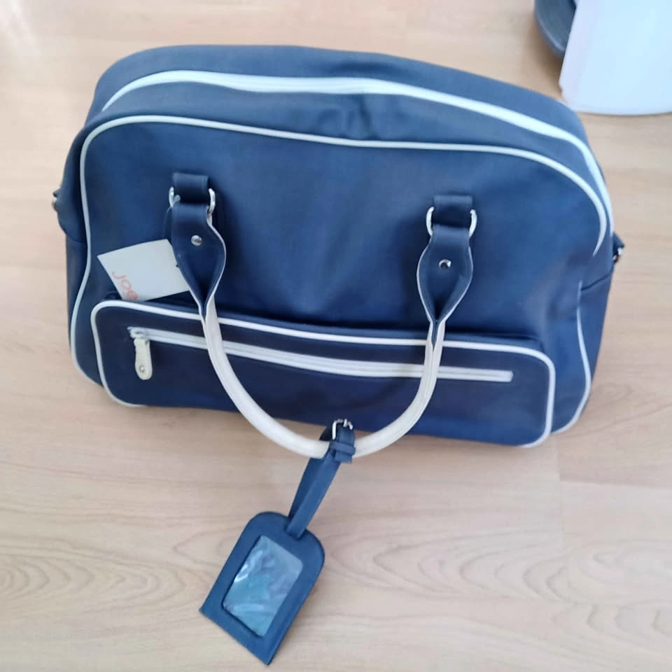 gently used handbag - photo 2
