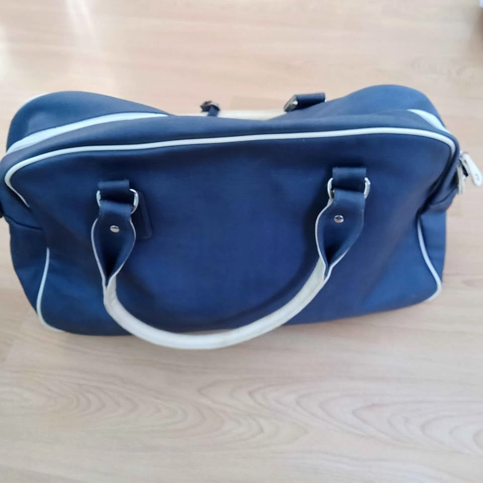 gently used handbag - photo 3