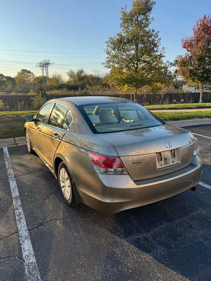 2008 Honda Accord LX Sedan 4D - photo 2